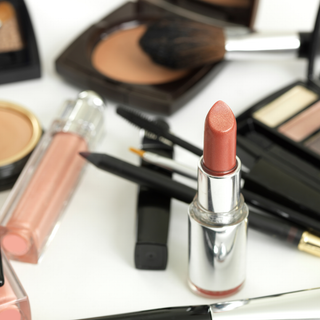 Le Competenze che il Make Up Artist Deve Sempre Tenere Allenate: Velocità, Consulenza di Immagine, Armocromia, Morfologia, Innovazione Cosmetica e Tendenze